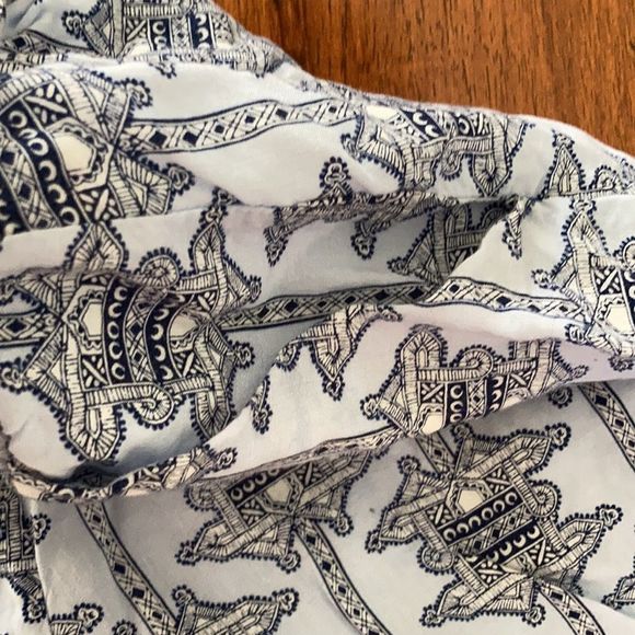 Francesca’s Miami Belted Printed Blue Shorts with Pockets EUC - Picture 3 of 7